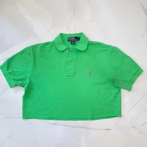 Selling a green polo shirt cropped super cute